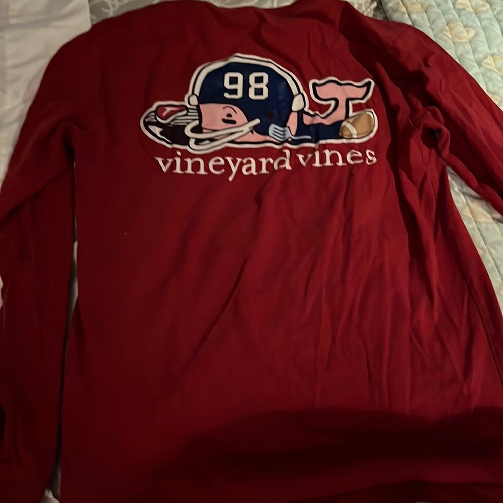 Men’s maroon pre owned vineyard vines long sleeve shirt XS